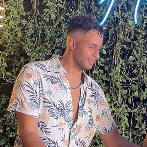 Meet your Posher, Anas